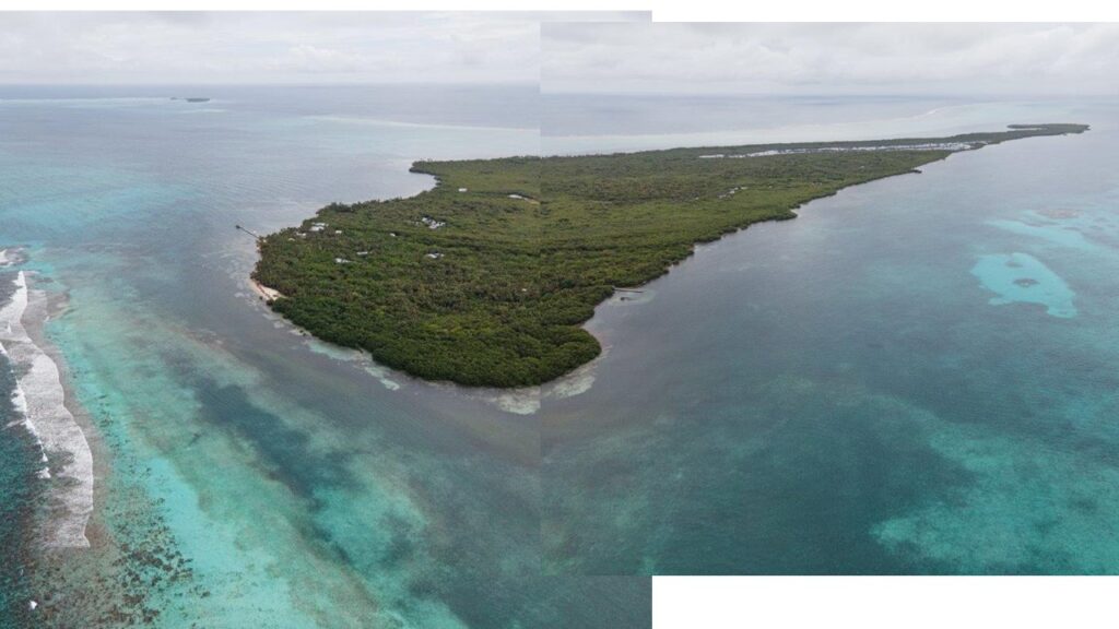 I4220 – Beach front North Island Parcel