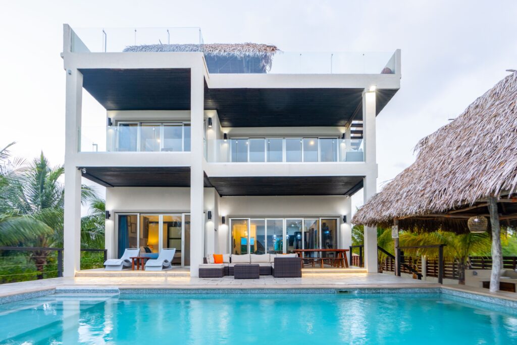 B4159 – 5 Bedroom Income Property on the Beach