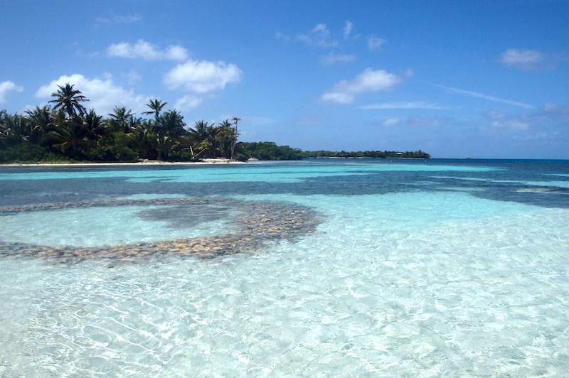 I4206 – Private beach on private island
