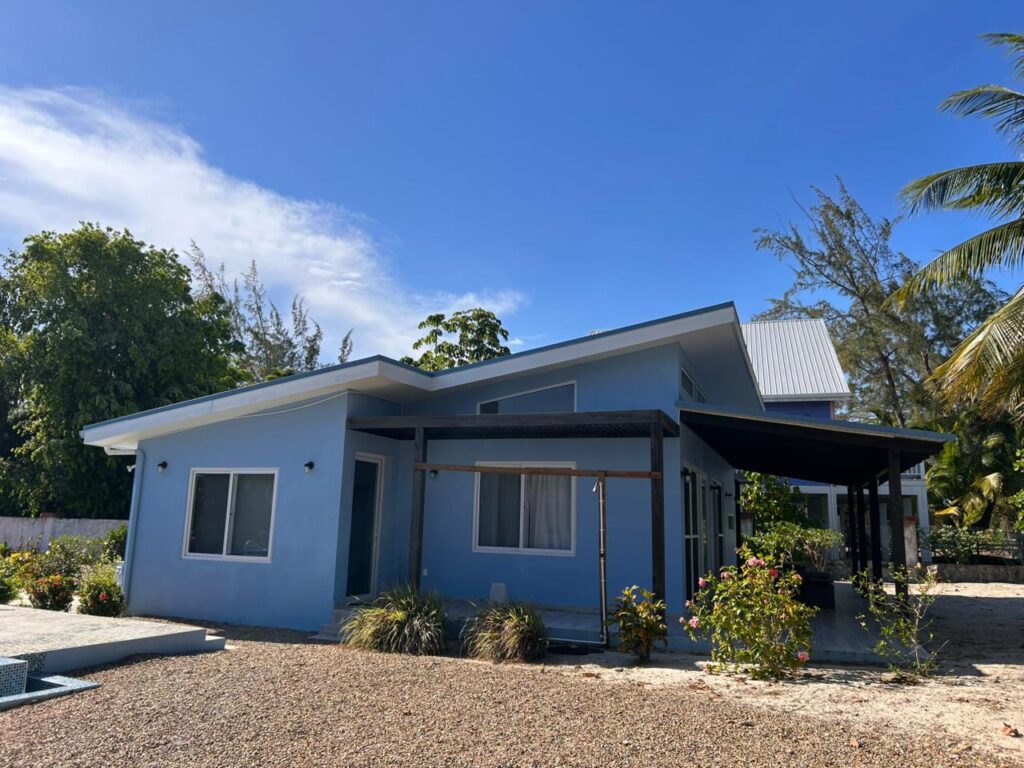 B4222 – Three house beach front Money Earner