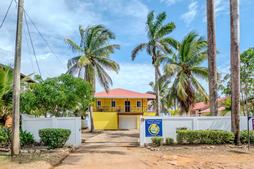 H1024: Coastal Charm Beach House