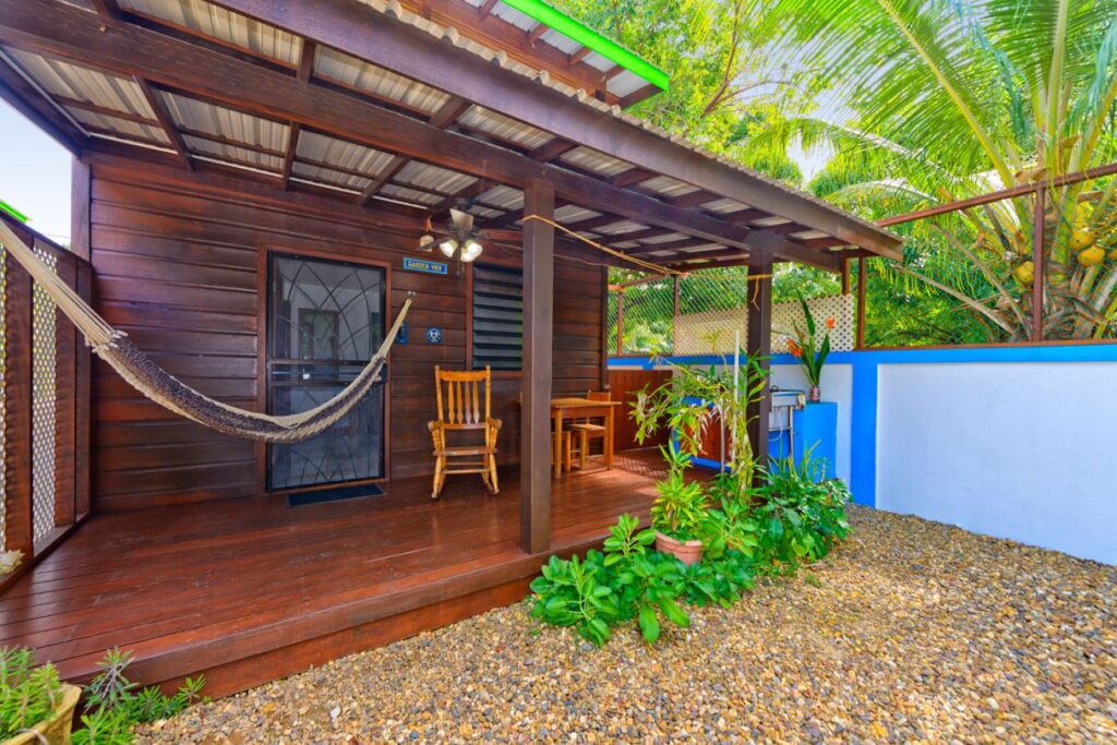 B3007 – Oasis in the Heart of Hopkins! (“Latitude 17”)